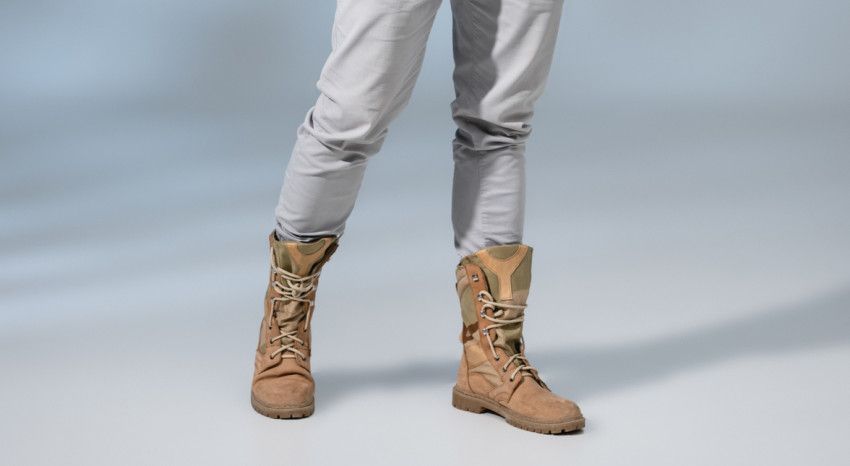 Hip boots for men: trends you don't want to miss