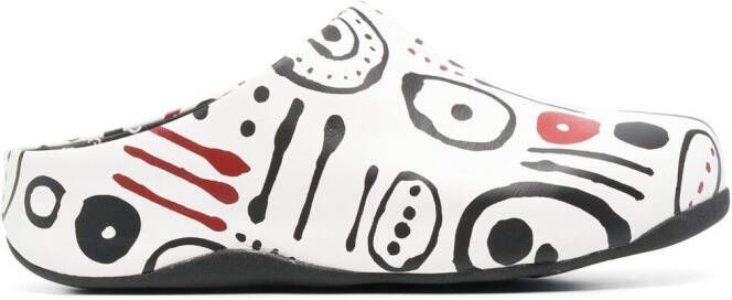 10 CORSO COMO x Fitflop SHUV clogs White