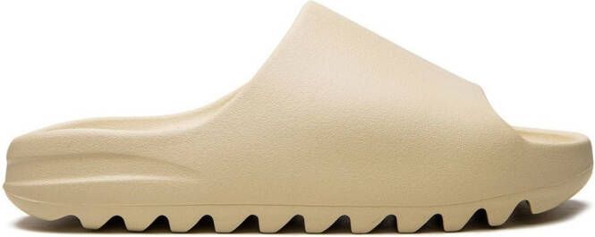 Adidas Yeezy "Bone (2022 Restock)" slides Brown