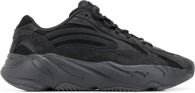 Adidas Yeezy Boost 700 V2 "Vanta" sneakers Black