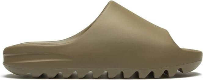 Adidas Yeezy "Earth Brown" slides