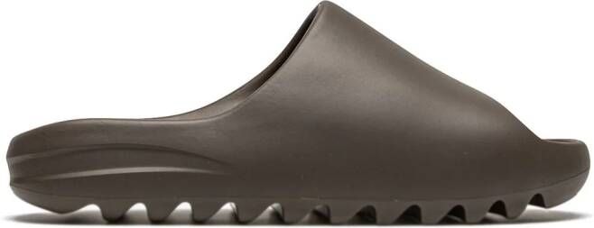 Adidas Yeezy "Soot" slides Brown