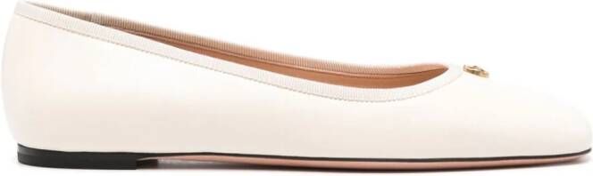 Bally logo-plaque ballerina shoes Neutrals