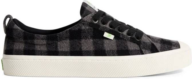 Cariuma Oca Low plaid organic cotton sneakers Black