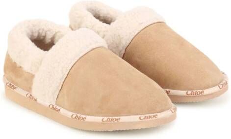 Chloé Kids logo-print strap fleece-texture slippers Neutrals