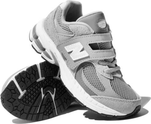 New Balance Kids 2002 Hook & Loop panelled sneakers Silver