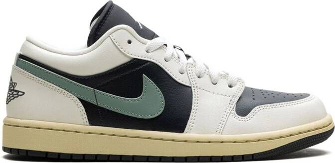 Jordan Air 1 Low "Jade Smoke" sneakers White