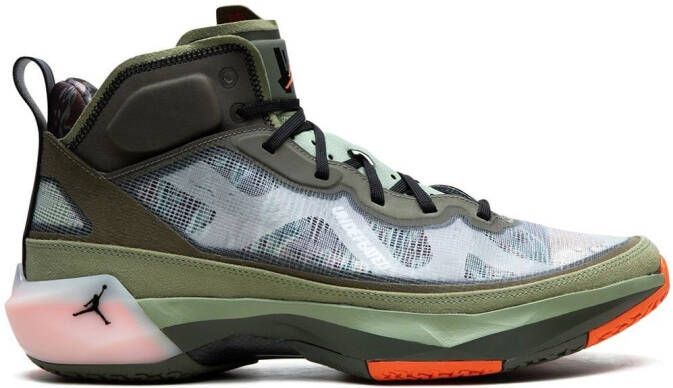 Jordan x UNDEFEATED Air 37 "Flight Jacket" sneakers Green