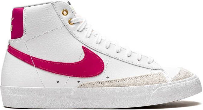 Nike x Undefeated Dunk Low SP "Canteen" sneakers Brown