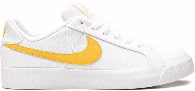 Nike Winflo 7 Shield "Black Metallic-Cool Grey" sneakers