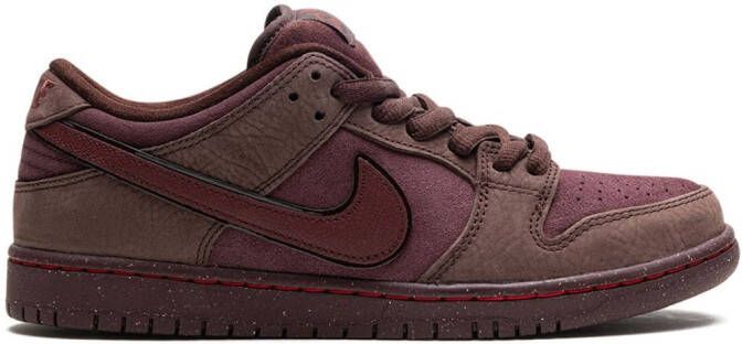 Nike SB Dunk Low "City of Love" sneakers Red