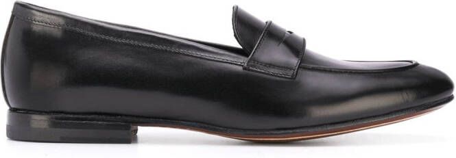 Scarosso Valeria almond toe loafers Black