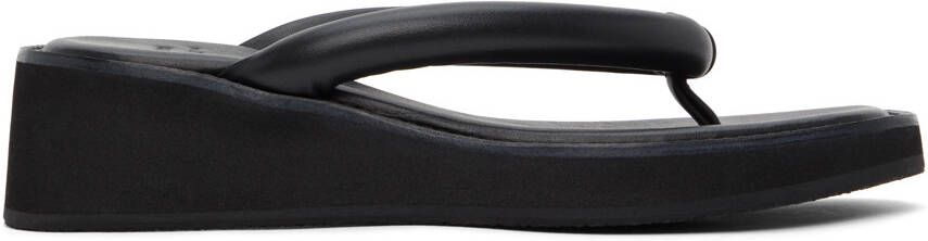 AMOMENTO Black Padded Strap Flip Flops