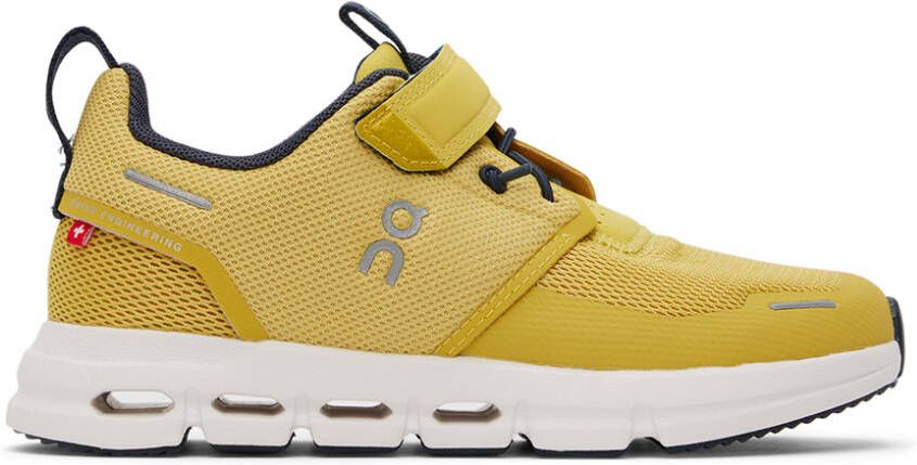 On Kids Yellow Cloud Play Little Kids Sneakers - Picture 4