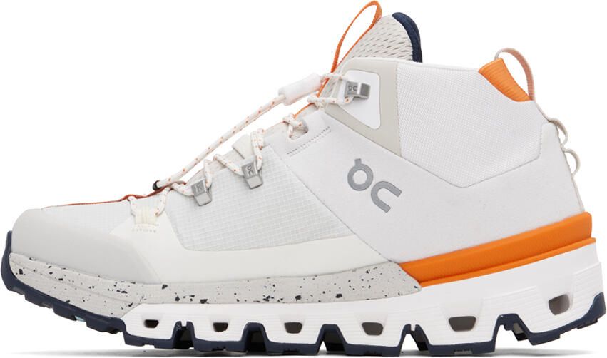 On Off-White Cloudtrax Boots - Picture 3