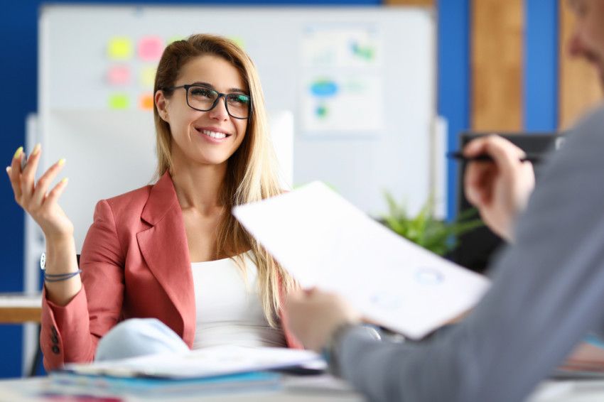 These women's sneakers are suitable for a job interview